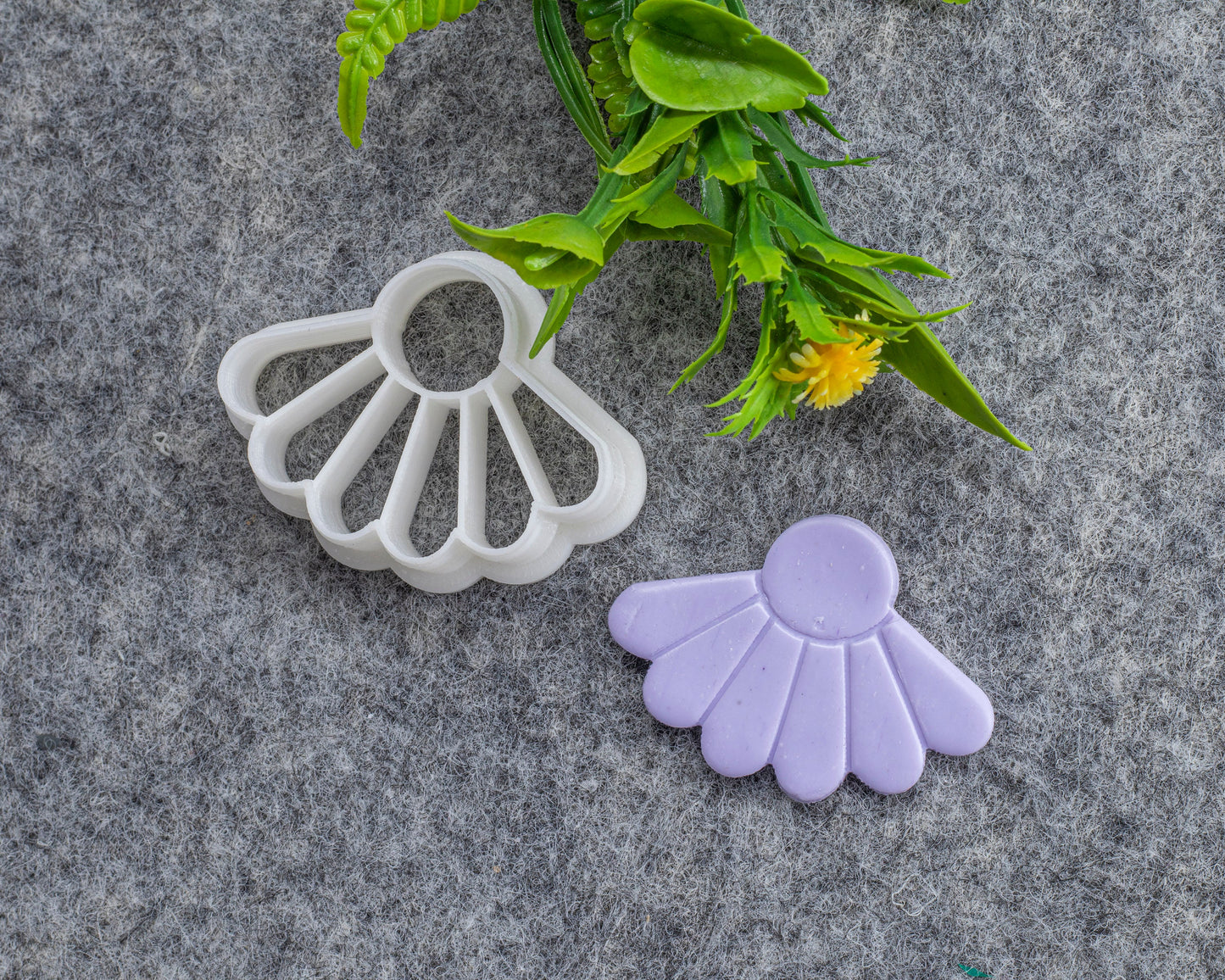 Daisy Drop Embossed Clay Cutter: Polymer Earring Tool
