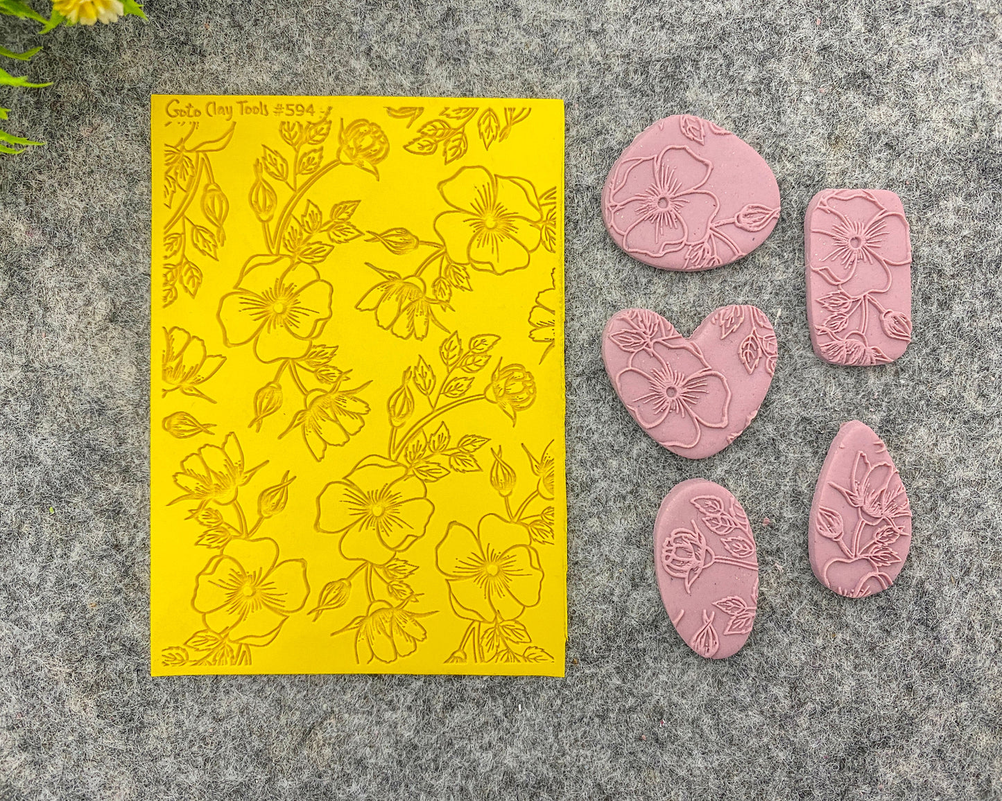 Floral Rubber Texture Mat for Polymer Clay Jewelry (74 mm X 105 mm) #594